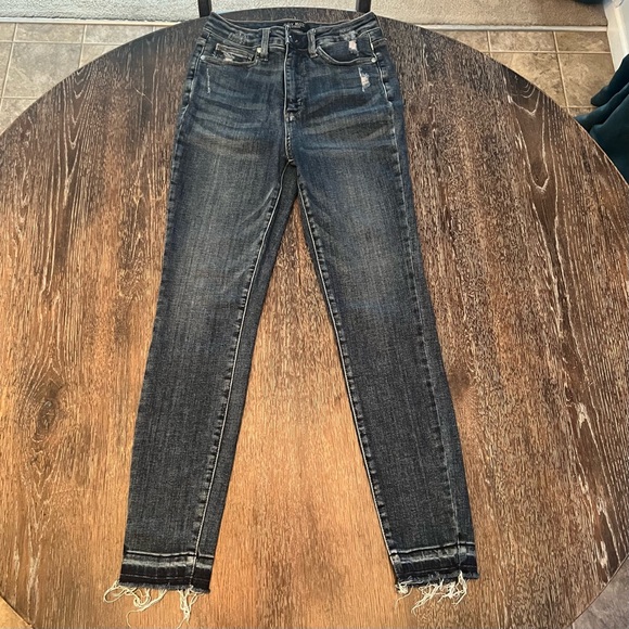 Judy Blue Distressed Medium Wash Denim Blue Jeans Size 5/27 - Picture 2 of 13